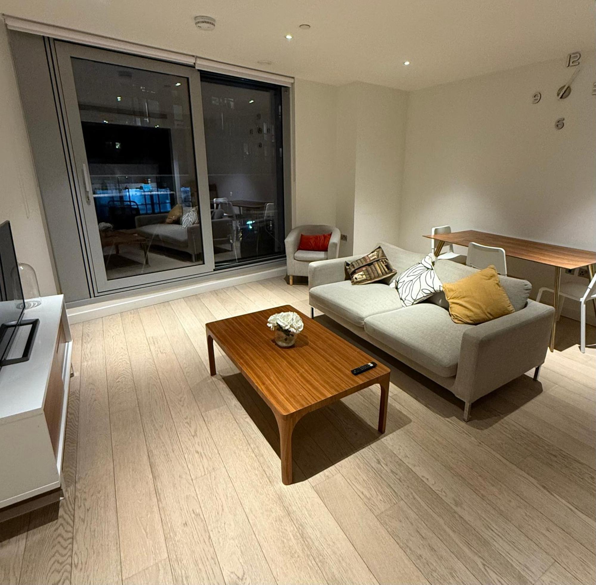 Luxury Modern 2 Bed Flat With Balcony And City View - Canary Wharf City Center London Eksteriør bilde